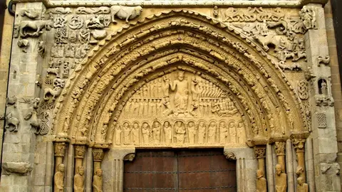 Portada de la iglesia de Santa María la Real de Sangüesa.