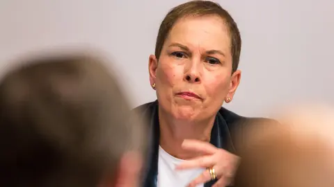 La presidenta del Gobierno de Navarra, Uxue Barkos, comparece en comisi&oacute;n para explicar la gesti&oacute;n en el departamento de Educaci&oacute;n. I&Ntilde;IGO ALZUGARAY