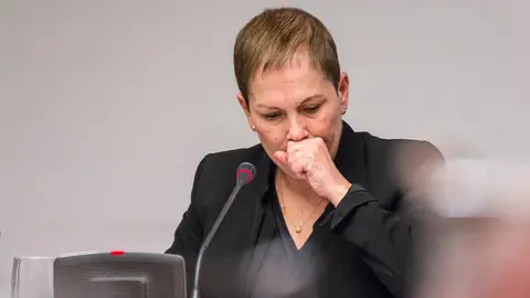 La presidenta de Navarra, Uxue Barkos, explica en comisión parlamentaria el acto de homenaje a las víctimas de motivación política organizado por el Gobierno (13). IÑIGO ALZUGARAY