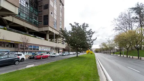 Avenida del Ejército en Pamplona (01). IÑIGO ALZUGARAY