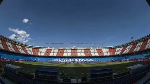 Estadio Vicente Calder&oacute;n en su &uacute;ltimo partido de Osasuna ante el Atl&eacute;tico de Madrid.  (2)