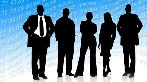 Varias personas asisten a una reuni&oacute;n.