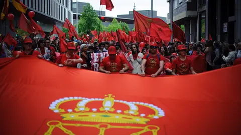 Manifestaci&oacute;n en Pamplona en defensa de la bandera de Navarra. MIGUEL OS&Eacute;S_10 (1)