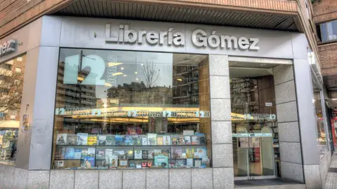 Imagen de la librer&iacute;a G&oacute;mez de la calle P&iacute;o XII de Pamplona