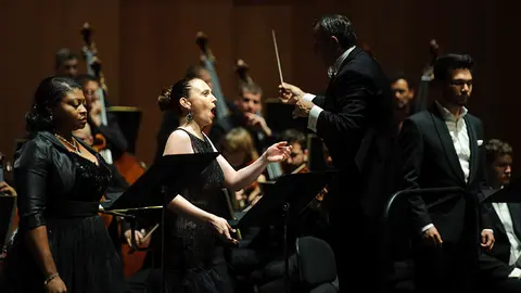 Concierto del Orfe&oacute;n y la OSN junto a la Orquestra y Coro de Pau en Baluarte. MIGUEL OS&Eacute;S (9)