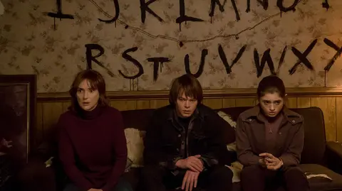 Un fotograma de la serie Stranger Things de su primera temporada.