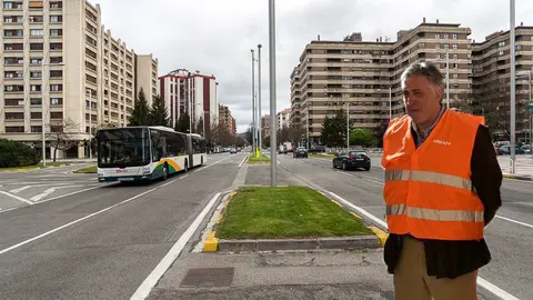 Fotomontaje de la avenida Pío XII con la imagen del alcalde Joseba Asirón durante la visita oficial a unas obras en Pamplona NAVARRACOM