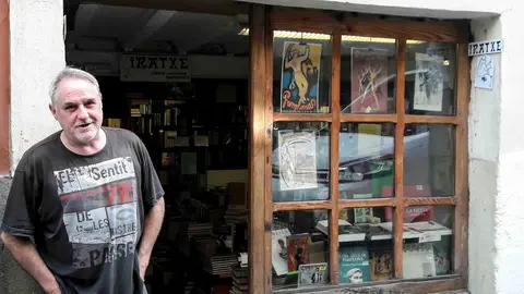 Kike Abarzuza de la Librería Iratxe
