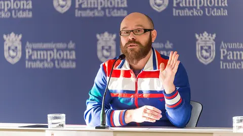 Armando Cuenca y Joël Dozzi presentan la propuesta de nuevo Plan de Acción Energético del Ayuntamiento de Pamplona. IÑIGO ALZUGARAY (18)