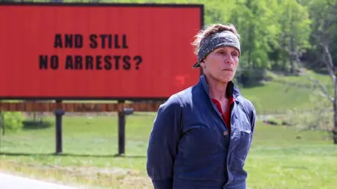 Imagen promocional de la película 'Tres anuncios en las afueras'