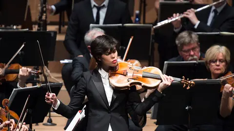 Concierto de ciclo de la Orquesta Sinfónica de Navarra que acoge el debut de la prestigiosa violista pamplonesa Isabel Villanueva. PABLO LASAOSA13