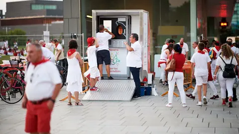 9 Julio San Fermin Maquina Recicla Botellas 10 centimos4382 1