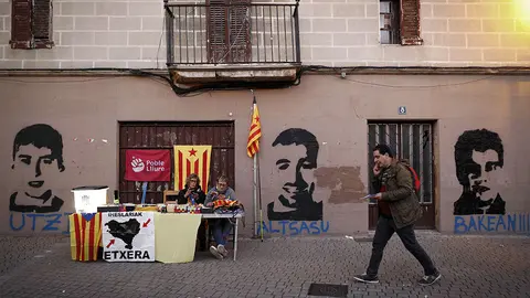 Cercanías de la manifestación celebrada esta tarde en Alsasua con el lema &#34;utzi Altsasu bakean-dejad en paz a Altsasu&#34;, en respuesta al acto convocado para mañana por &#34;España Ciudadana&#34;, la plataforma civil de Ciudadanos. EFE/Villar López