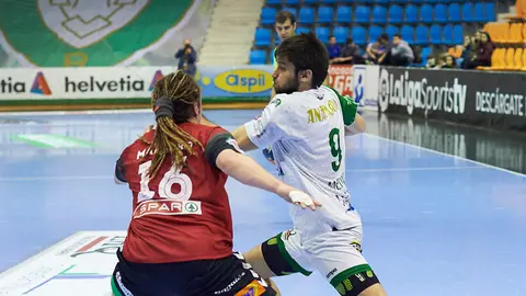 El Helvetia Anaitasuna se enfrenta en Pamplona al Fraikin Bm. Granollers. PABLO LASAOSA 3