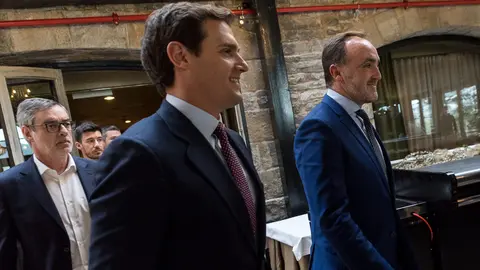Javier Esparza y Albert Rivera cierran el pacto entre UPN y Ciudadanos para las próximas elecciones generales, autonómicas y municipales (15). IÑIGO ALZUGARAY