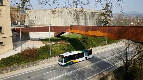 Pasarela peatonal en la cuesta de Labrit de Pamplona (12). IÑIGO ALZUGARAY
