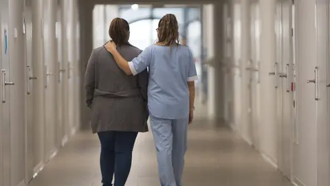 Cuidado profesional, salud mental, la fotografía ganadora del concurso organizado por la UPNA sobre fotografías relacionadas con el cuidado. ARCHIVO