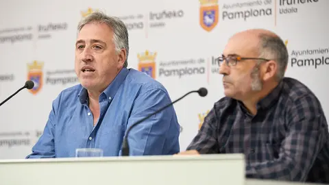 El candidato de Bildu Joseba Asir&oacute;n hace un an&aacute;lisis de los posibles pactos en el Ayuntamiento de Pamplona. I&Ntilde;IGO ALZUGARAY