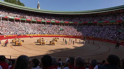 Inicio de la corrida de los toros de José Escolar MAITE H MATEO