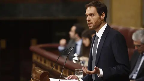 Sergio Sayas, UPN, durante su intervención en la investidura de Pedro Sánchez EDUARDO PARRA EUROPA PRESS