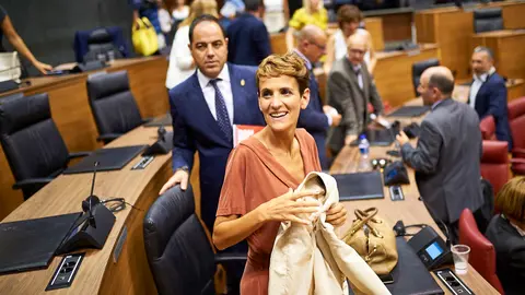 Pleno de investidura de la socialista Mar&iacute;a Chivite. MIGUEL OS&Eacute;S