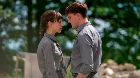 Marianne y Connell, en una de las imágenes de la serie que ya se está grabando para BBC y Hulu.