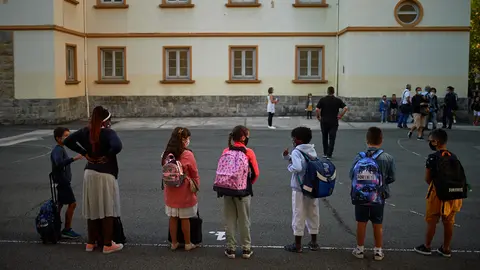 Los alumnos de primaria y secundaria de Navarra vuelven a las clases con las nuevas medidas ante la pandemia de coronavirus. MIGUEL OSÉS