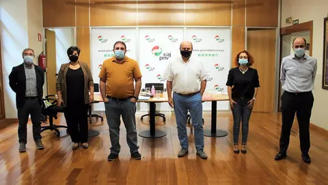 Ortuzar y cargos del PNV de Navarra se comprometen a "seguir siendo la voz" de la Comunidad foral en Madrid.