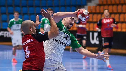 El Helvetia Anaitasuna se enfrenta al Granollers en un partido aplazado a causa del coronavirus. PABLO LASAOSA