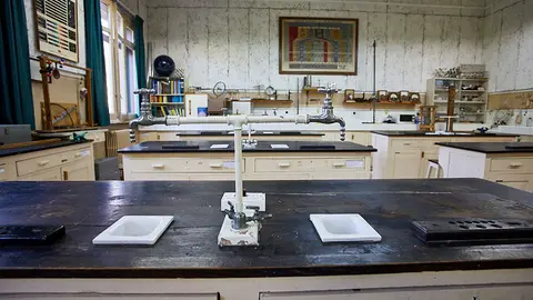 Aulas del IES Plaza de la Cruz de Pamplona. I&Ntilde;IGO ALZUGARAY / ARCHIVO