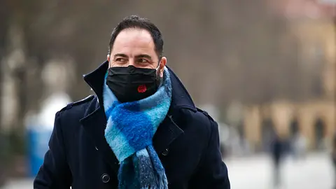 Ram&oacute;n Alz&oacute;rriz, accede al Parlamento. PABLO LASAOSA