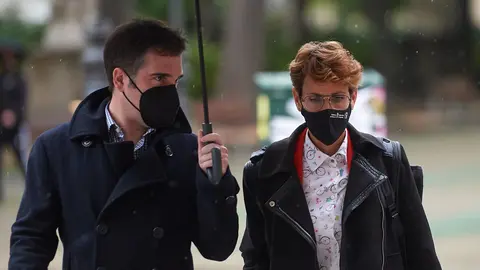 La presidenta del gobierno de Navarra, Mar&iacute;a Chivite, a su llegada al Parlamento de Navarra. MIGUEL OS&Eacute;S