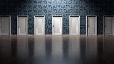 Varias puertas para elegir el futuro. ARCHIVO.