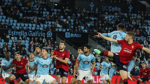 Osasuna se enfrenta al Celta de Vigo en el estadio de Bala&iacute;dos en la vig&eacute;simo primera jornada de La Liga Santander. C.A. OSASUNA