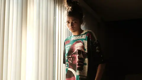 Zendaya interpretando a la inestable Rue en Euphoria