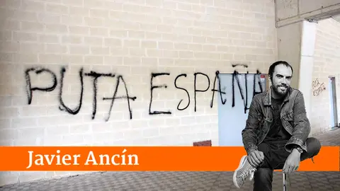 Pintadas contra la selecci&oacute;n espa&ntilde;ola en los exteriores del estadio de El Sadar. I&Ntilde;IGO ALZUGARAY