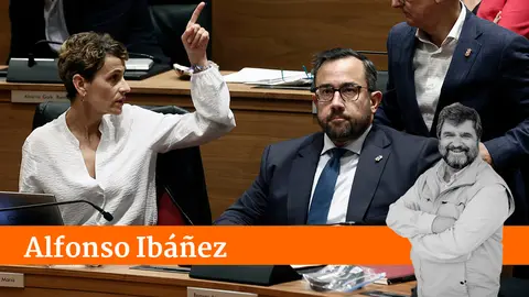 GRAFCAV1701. PAMPLONA, 20/10/2022.- La presidenta del Gobierno de Navarra, Maria Chivite (i), el vicepresidente del Gobierno foral Javier Rem&iacute;rez (c), y el Consejero de Cohesi&oacute;n Territorial Bernardo Ciriza P&eacute;rez (d), en el inicio del pleno del parlamento que celebra este jueves sesi&oacute;n plenaria.  EFE/ Jesus Diges
