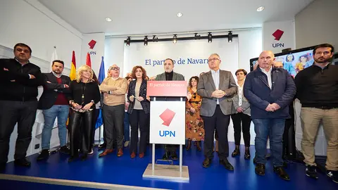 El presidente de UPN, Javier Esparza, durante una rueda de prensa, en la sede de UPN, a 12 de diciembre de 2022, en Pamplona, Navarra (España). Desde la presidencia de UPN, apuestan porque la formación regionalista se presente en solitario en las próximas elecciones  forales, por lo que no se reeditaría la coalición Navarra Suma que ha reunido en esta legislatura a UPN, PP y Ciudadanos. La rueda de prensa tiene lugar después del Comité Ejecutivo de UPN en relación con las próximas elecciones municipales y forales.
Eduardo Sanz / Europa Press
12/12/2022