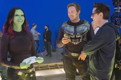 La protagonista de Avatar y Guardianes de la Galaxia, Zoe Saldaña junto a Chris Pratt y James Gunn