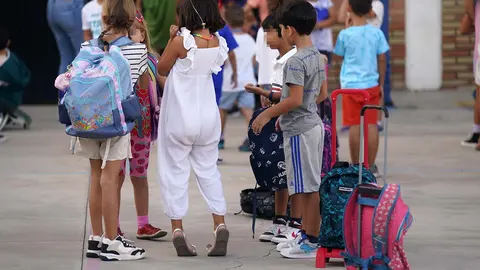 Alumnos se incorporan a su primer día de colegio para el inicio del nuevo curso escolar 2023/24 (Foto de ARCHIVO)