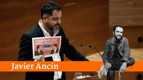 El portavoz del PSN Ram&oacute;n Alzorriz durante una intervenci&oacute;n en el Pleno del Parlamento. EFE / JES&Uacute;S DIGES