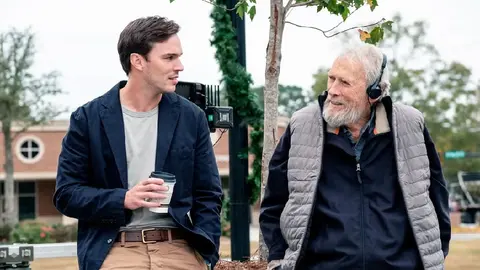 El protagonista de Jurado N2, Nicholas Hoult, y el director, Clint Eastwood