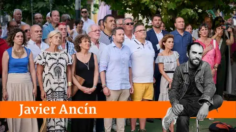 Acto organizado por 'Vecinos de paz' en homenaje a Francisco Casanova, militar asesinado por ETA hace 25 años. PABLO LASAOSA