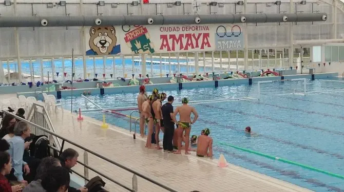 Partido de waterpolo en Amaya.