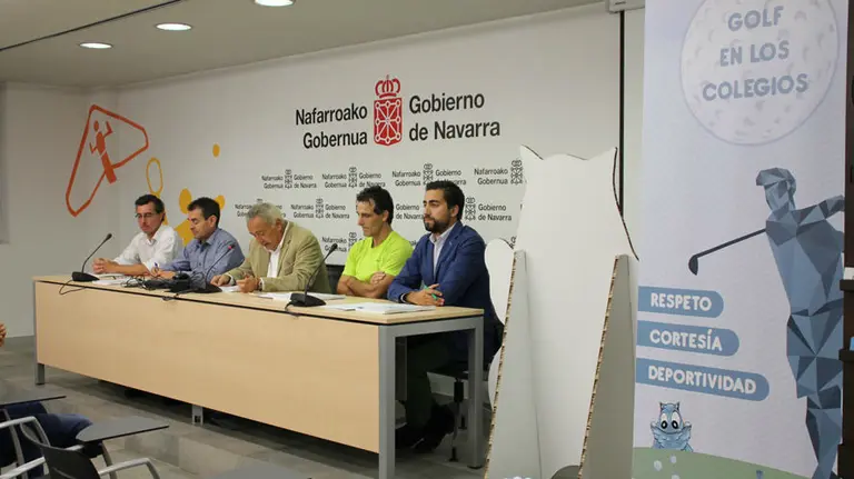 Rueda de prensa de golf en la Casa del Deporte.