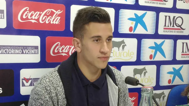 Álex Berenguer en rueda de prensa.