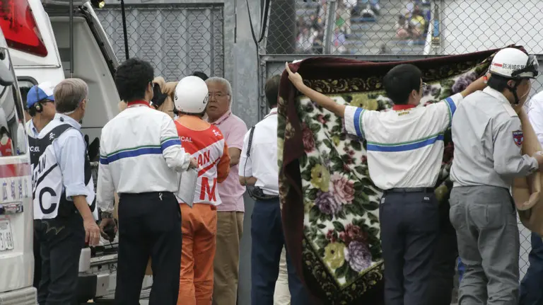 De Ángelis fue atendido en el GP de Japón. EFE.