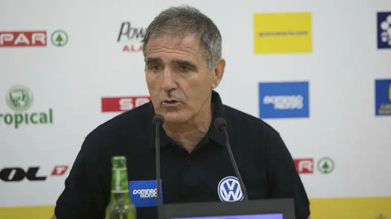 Paco Herrera entrena a la UD Las Palmas.