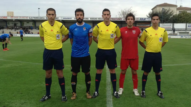Trio arbitral en Tafalla con Garde y Bruno.