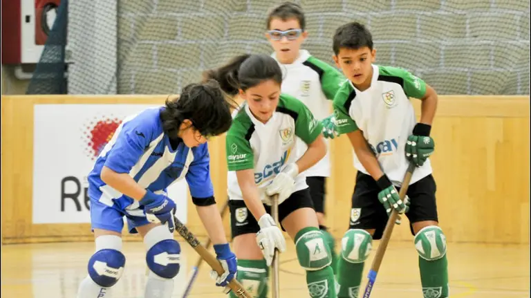 Jugada del partido de benjamines Oberena-Burgos.